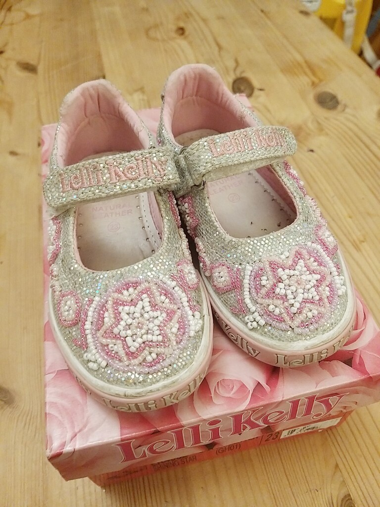 lelli kelly infant size 5